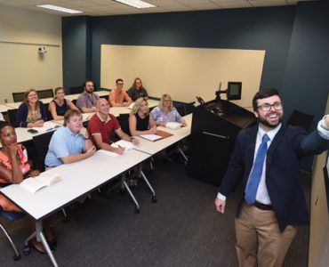 William Hatcher teaches an MPA class.